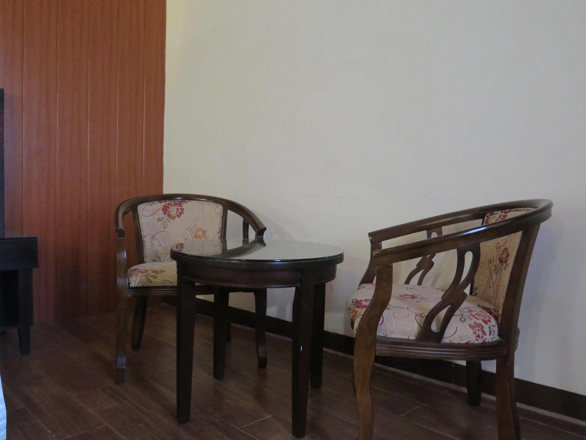 Hotel Essencia Dumaguete City Extérieur photo